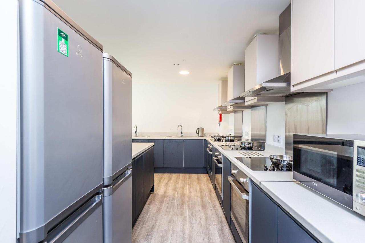 Spacious Ensuite Room With Shared Kitchen Линкълн Екстериор снимка