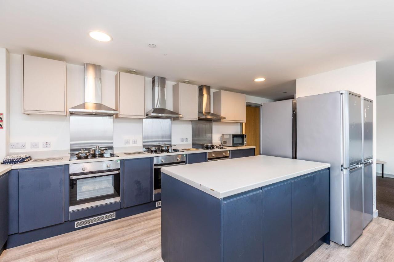 Spacious Ensuite Room With Shared Kitchen Линкълн Екстериор снимка